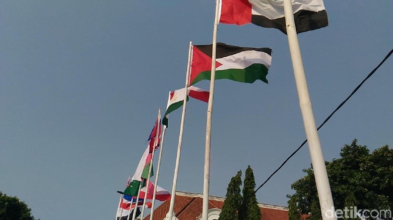 NasDem DKI soal Bendera Pakai Bambu: Jangan Cari Pembenaran NasDem DKI soal Bendera Pakai Bambu: Jangan Cari Pembenaran