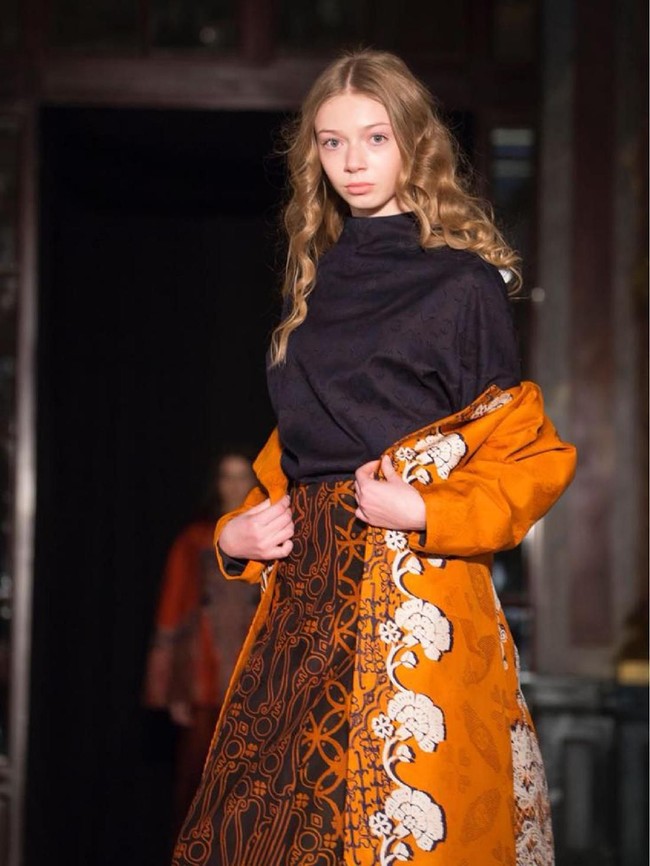 Fashion show Alleira Batik yang mengambil tema La Vie En Rose di Paris Fashion Week 2018. Paris, Prancis. Sabtu [3/3/2018]. Foto: dok. Alleira Batik.