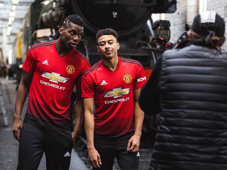Mengenang Sejarah 140 Tahun dalam Jersey Terbaru MU