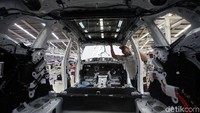 All-new BMW X3 hadir dengan ruang kabin yang luas melalui penambahan dimensi dibandingkan generasi sebelumnya. Dengan tambahan pada panjang hingga 51mm, lebar 10mm, tinggi 15mm serta wheelbase 54mm dan overhangs yang cukup pendek memberikan keuntungan yang sangat luas seperti peningkatan fungsionalitas interior yang juga sangat lega, kedinamisan berkendara tingkat tinggi, hingga dimensi keseluruhan yang membuat penampilannya sangat menarik bahkan ketika diparkir.