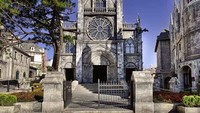 Disini juga ada sebuah gedung yang begitu kental akan nuansa Eropa. Gedung ini didirikan pada tahun 1919. Tourindanang.com/guide/ba-na-hill-station.