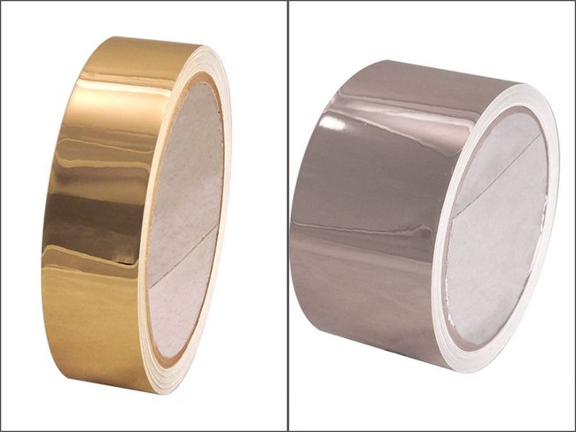 Joel Alvarez bukan hanya menjual jasanya mendandani model dengan baju dari selotip. Dia juga menjual selotip yang dipakaikannya ke para modelnya. Selotip berwarna emas dan platinum ini dijual seharga US$ 24,99 dan US$ 49,99. Tertarik membeli? Foto: Instagram Black Tape Project