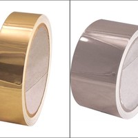 Joel Alvarez bukan hanya menjual jasanya mendandani model dengan baju dari selotip. Dia juga menjual selotip yang dipakaikannya ke para modelnya. Selotip berwarna emas dan platinum ini dijual seharga US$ 24,99 dan US$ 49,99. Tertarik membeli? Foto: Instagram Black Tape Project