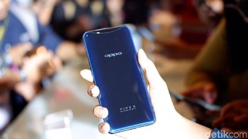 Oppo Find X. Hadir dengan desain inovatif dan dibekali teknologi Super VOOC  yang memiliki kemampuan mengisi penuh ponsel hanya kurun waktu 35 menit. Foto: detikINET/Adi Fida Rahman