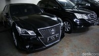 Dua mobil yang akan dilelang bisa dilihat di Rumah Penyimpanan Benda Sitaan Negara (Rupbasan) Jakarta Selatan atau Dirjen Imigrasi Jalan HR Rasuna Said Kav X-6.8, Jakarta Selatan, Rabu (18/7/2018).
