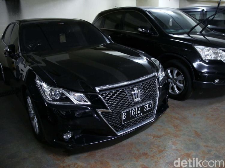 Intip Mobil Mewah Akil Mochtar yang Akan Dilelang KPK