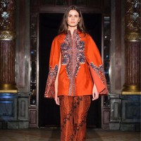 Fashion show Alleira Batik yang mengambil tema La Vie En Rose di Paris Fashion Week 2018. Paris, Prancis. Sabtu [3/3/2018]. Foto: dok. Alleira Batik.