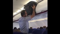 Seminggu berlalu, tweet tersebut masih banyak di-retweet.  (Foto: Dok. Twitter Larry Lee via news.com.au)
