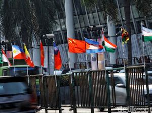 Persiapan DKI Sambut Asian Games: Tiang Bambu Hingga Waring