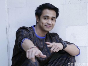 Rangkaian Acara Pernikahan Beda Agama Ajun Perwira dengan Janda 3 Anak