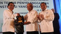 Pengusaha konstruksi harus semakin berkualitas dan memiliki daya saing yang kuat menghadapi persaingan dengan perusahaan konstruksi kakap dan dominasi Badan Usaha Milik Negara. Pool/Gapensi.