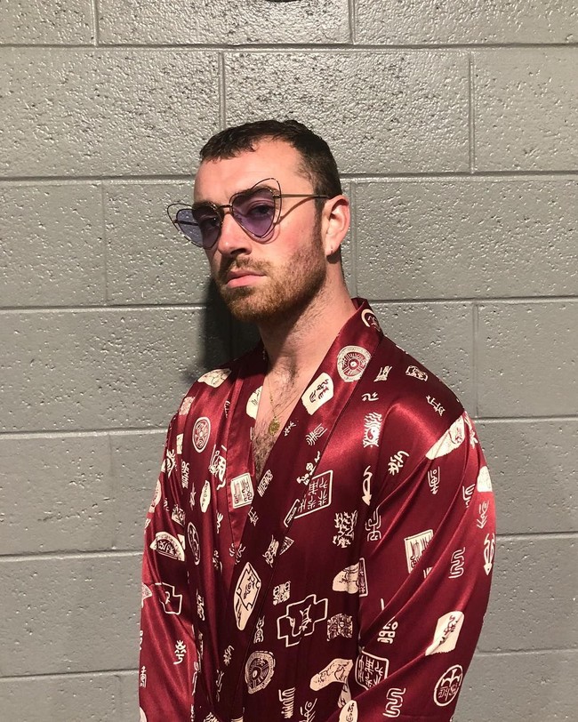 Penyanyi asal Inggris Sam Smith baru-baru ini tampil mengejutkan di Instagram. Ia tampil dengan makeup on fleek yang bikin netizen geleng-geleng kepala. Foto: Instagram (@samsmithworld)