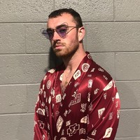 Penyanyi asal Inggris Sam Smith baru-baru ini tampil mengejutkan di Instagram. Ia tampil dengan makeup on fleek yang bikin netizen geleng-geleng kepala. Foto: Instagram (@samsmithworld)