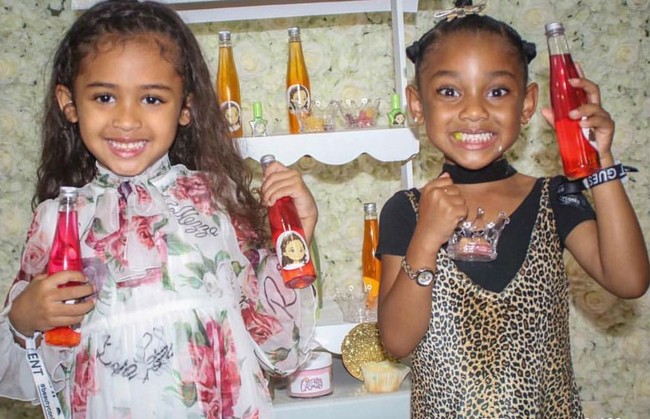 Masih berusia balita, Royalty Brown sudah jadi pengusaha. Di BeautyCon, ia membuka booth untuk mempromosikan lini kosmetik miliknya, Royalty Brown Beauty.Foto: Getty Images