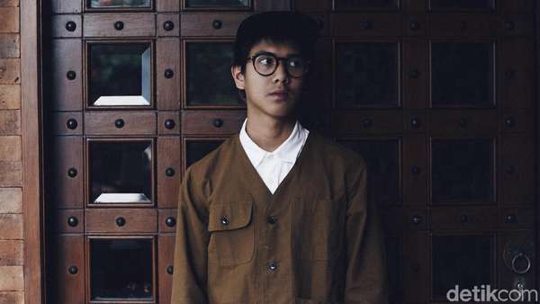 Pesona Iqbaal Ramadhan dalam Memerankan Minke di Bumi Manusia Pesona Iqbaal Ramadhan dalam Memerankan Minke di Bumi Manusia