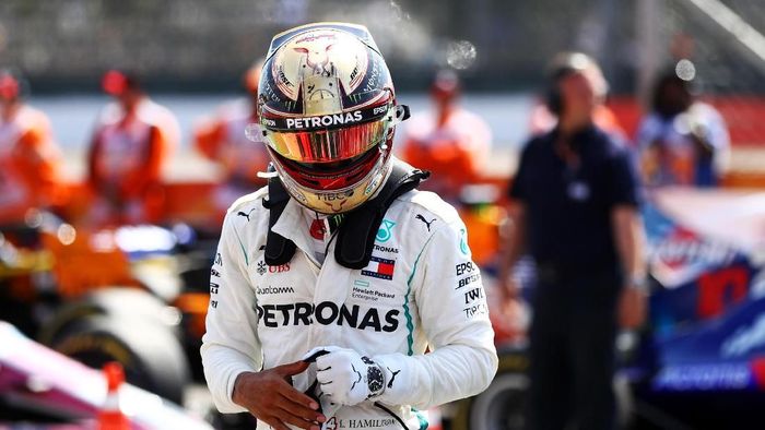 Lewis Hamilton memperpanjang kontrak dengan Mercedes (Dan Istitene/Getty Images) Lewis Hamilton memperpanjang kontrak dengan Mercedes (Dan Istitene/Getty Images)