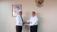 Pada Kamis (19/7/2018) Menteri BUMN Rini Soemarno mengangkat Ali Mochtar Ngabalin sebagai anggota dewan komisaris PT Angkasa Pura I, BUMN operator bandara. (Dok. Angkasa Pura I)