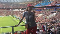 Yang terakhir, Anna diketahui mendukung tim sepakbola negaranya di Stadion Luzhniki beberapa waktu lalu (anya.chapman/Instagram)    