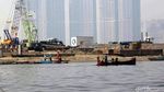Melihat Kondisi Nelayan di Dekat Jembatan Penghubung Pulau Reklamasi
