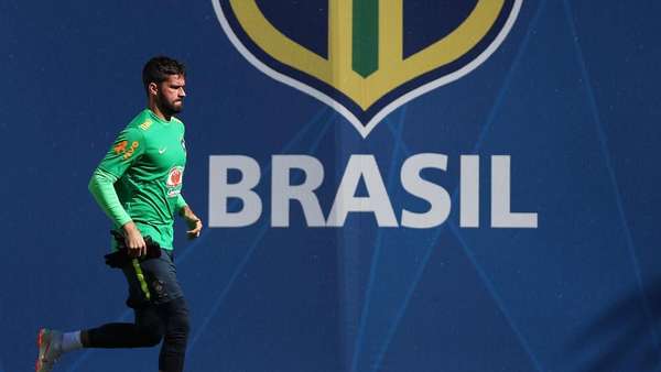 Alisson Becker sebagai Penanda Generasi Emas (Kiper) Brasil Alisson Becker sebagai Penanda Generasi Emas (Kiper) Brasil