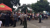 Masyarakat antusias dengan adanya operasi telur ayam ini karena telur ayam merupakan salah satu bahan makanan yang banyak diminati oleh masyarakat Indonesia.