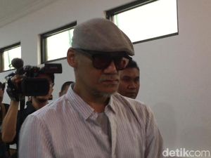 Tio Pakusadewo Dilarikan ke Rumah Sakit Pagi Tadi