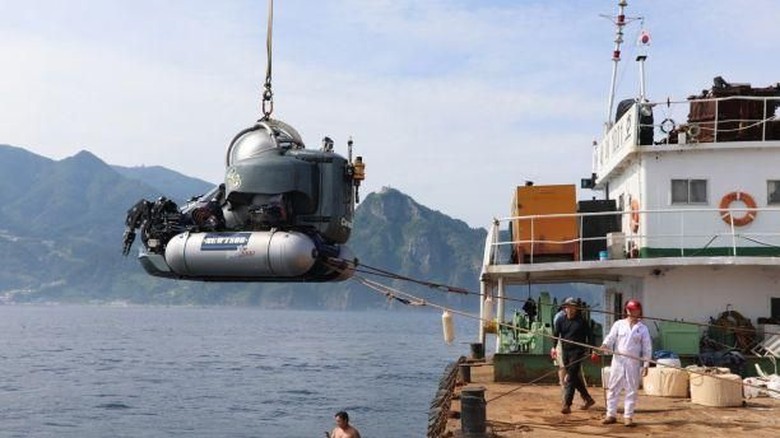 Harta Karun di Bangkai Kapal Perang Rusia Harta Karun di Bangkai Kapal Perang Rusia