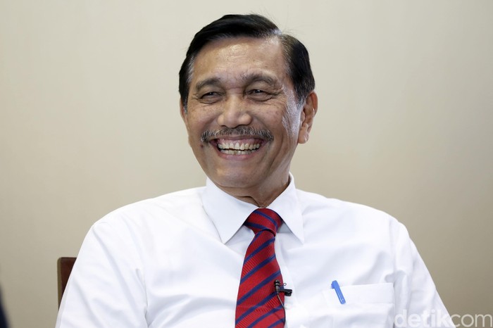 Menko Kemaritiman Luhut Binsar Pandajaitan saat menjalani wawancara dengan detikcom di acara Blak-blakan, Kamis (19/7).