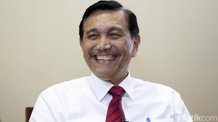 Menko Kemaritiman Luhut Binsar Pandajaitan saat menjalani wawancara dengan detikcom di acara Blak-blakan, Kamis (19/7).