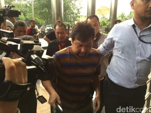 Tersangka Penyuap Bupati Labuhanbatu Tiba di KPK