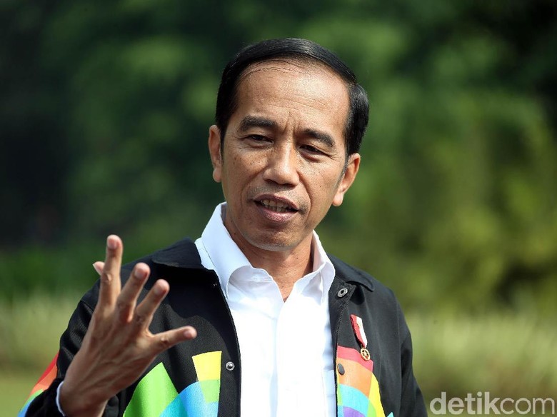 Saat Jokowi Ikut Bicara soal Selebrasi Buka Baju Jojo Saat Jokowi Ikut Bicara soal Selebrasi Buka Baju Jojo