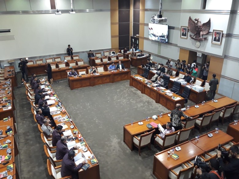 Fraksi Gerindra WO Saat Rapat Komisi III DPR-Kapolri Fraksi Gerindra WO Saat Rapat Komisi III DPR-Kapolri