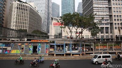 Halte TransJakarta Diperluas Akibat Sistem Ganjil Genap