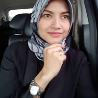 Dua bulan lalu, penampilan Tina Talisa berubah. Ia memutuskan untuk berhijab. Penampilannya pun langsung jadi sorotan banyak orang. Foto: Instagram Tina Talisa