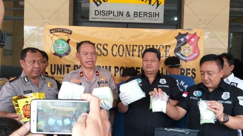 Kompak Jadi Pengedar Nakoba, Bapak dan Anak Ditangkap Polisi Kompak Jadi Pengedar Nakoba, Bapak dan Anak Ditangkap Polisi
