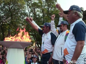 Jejak Perjalanan Obor Asian Games di Kota Yogya dan Solo