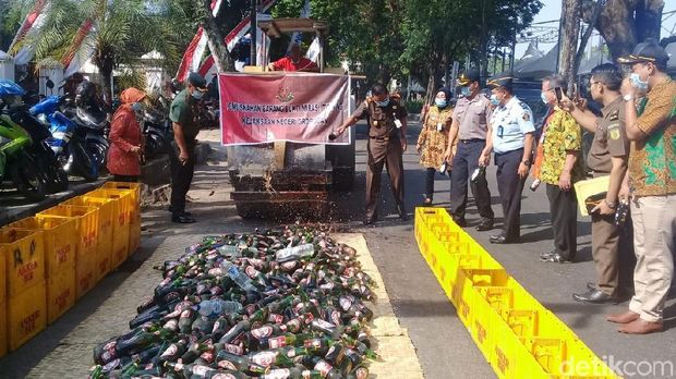 4,8 Kg Sabu dan Ribuan Pil Koplo Dimusnahkan oleh Kejari Grobogan