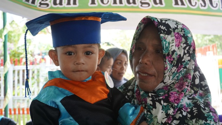 Aih! Serunya Wisuda Anak-anak yang Lulus Imunisasi