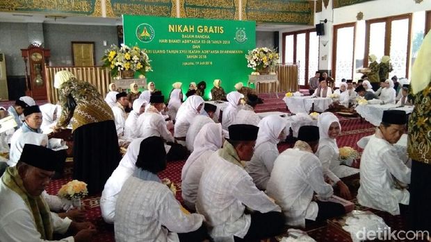26 Pasangan Nikah Massal Gratis di Kejaksaan Agung