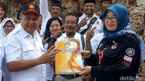 Dua Kali Gagal, Wartawan ini Tak Pantang Surut Kembali Nyaleg Dua Kali Gagal, Wartawan ini Tak Pantang Surut Kembali Nyaleg
