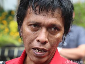 Adian Napitupulu Pertanyakan Hubungan KSAD-MoU Riset Vaksin Nusantara
