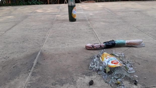 Penampakan pecahan botol diduga bekas molotov