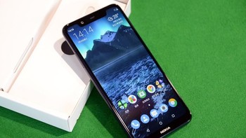 Layarnya berukuran 5,86 inch dengan resolusi HD+. Foto: cnbeta