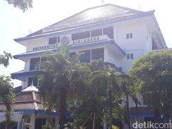 Bangga Rek! Unair Masuk 4 PTN Jurusan Kedokteran Terbaik di Indonesia