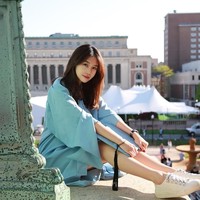 Cindy pun kerap kali didapuk menjadi model untuk membawakan beberapa brand fashion. Foto: Instagram