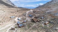 Sudah sebulan kota hantu ini dibeli. Namanya Cerro Gordo, sebuah kota abad ke-19 yang terletak di California, Amerika Serikat (Nolan Nitschke/CNN Travel) 