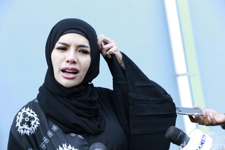Anak Nikita Sakit, Dipo Latief Lebih Pilih Senang-senang di Kelab Anak Nikita Sakit, Dipo Latief Lebih Pilih Senang-senang di Kelab
