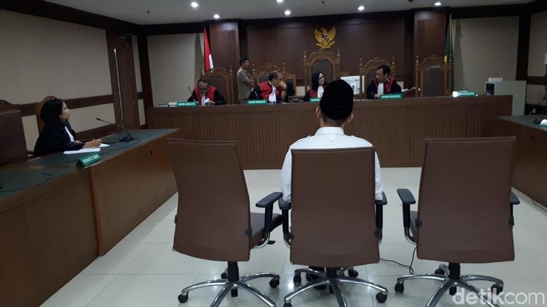 Sidang Vonis Bupati Lampung Tengah Nonaktif Ditunda Sidang Vonis Bupati Lampung Tengah Nonaktif Ditunda