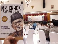 BJ Habibie Berbagi Ilmu Hidup Produktif Tanpa Korupsi ke Polri