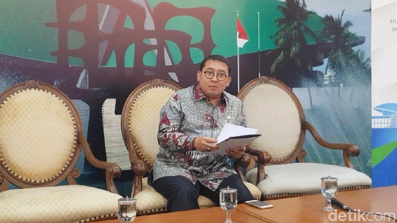 SBY Kritik Sekjen Gerindra, Fadli Zon: Beda Pendapat Biasa SBY Kritik Sekjen Gerindra, Fadli Zon: Beda Pendapat Biasa